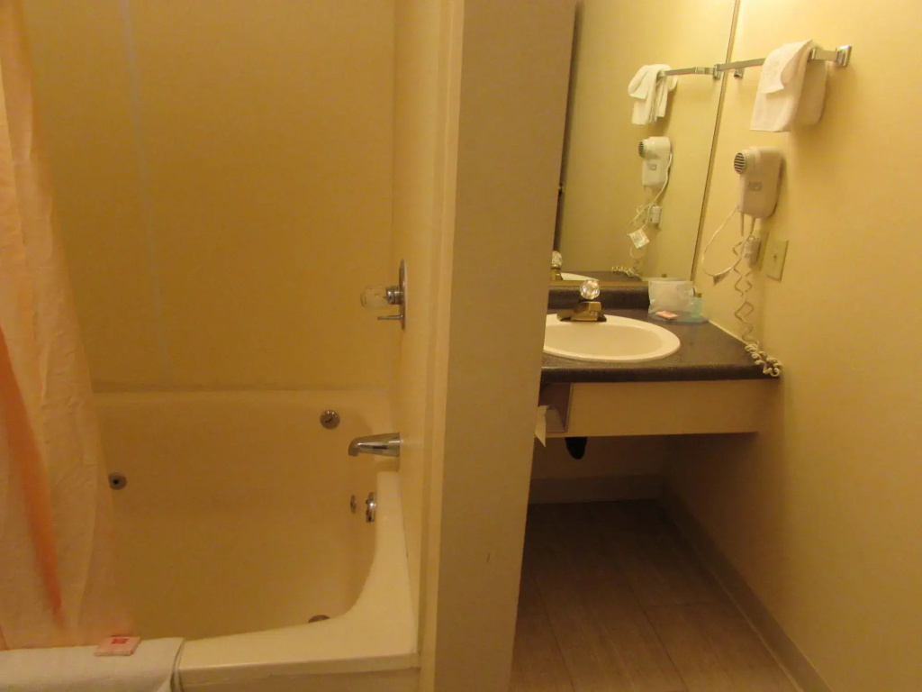 The Inn & Suites SW Omaha