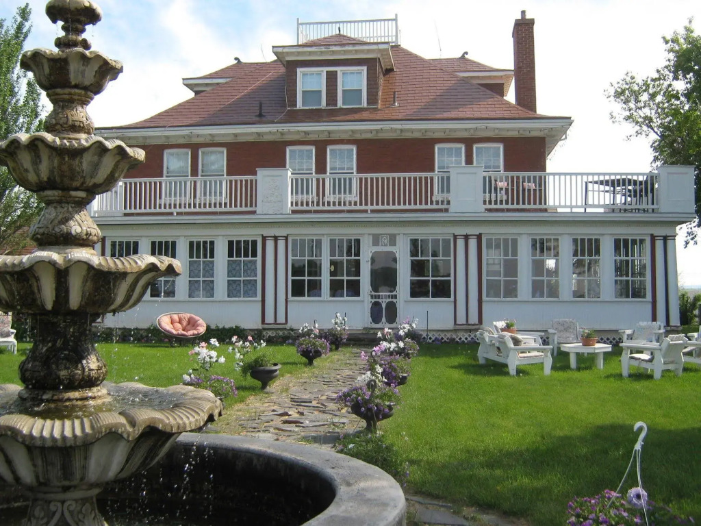 Wakamow Heights Bed and Breakfast