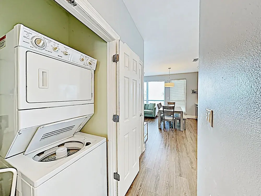 New Listing! Destiny Beach On Lake W/ Pool 2 Bedroom Duplex