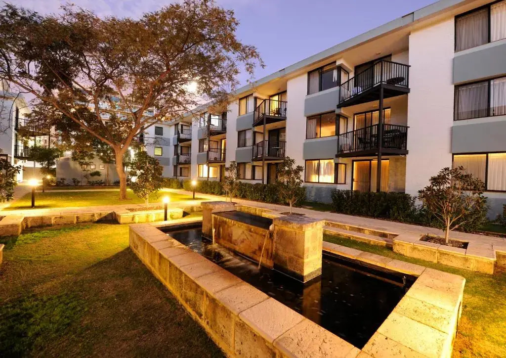 Lodestar Waterside Apartments