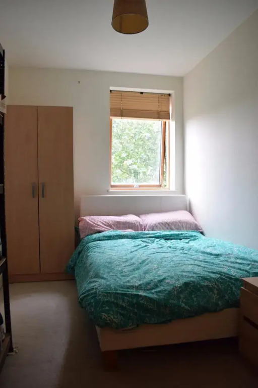 2 Bedroom Apartment With Balcony and Park Views