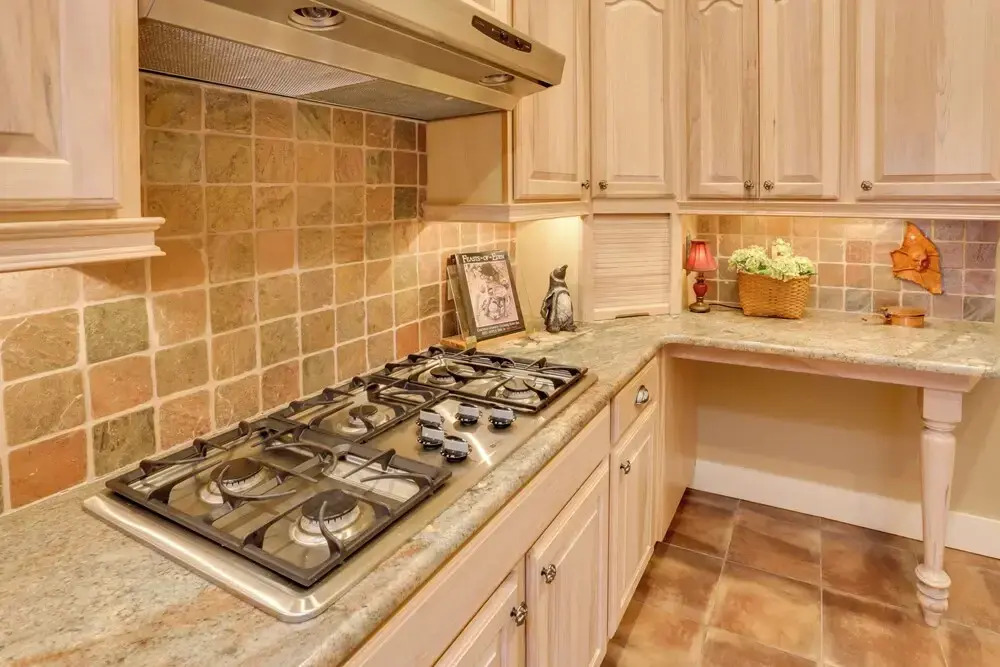 Beautiful Central Fayetteville Townhome w/ Views!