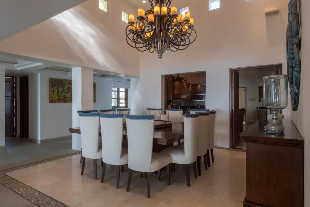 Outstanding Beachfront for up to 15 People: Villa Delfines