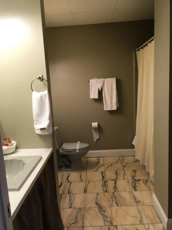 Colts Neck Inn Hotel