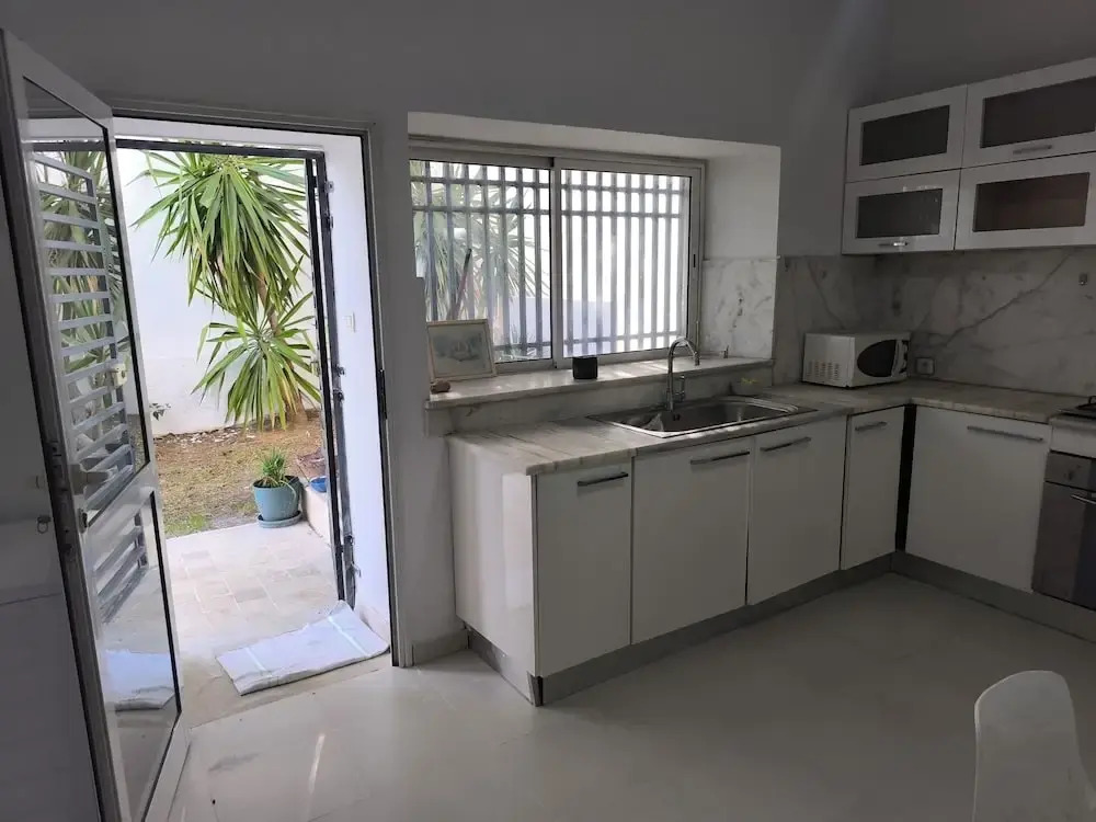 Stylish villa avec parking et piscine