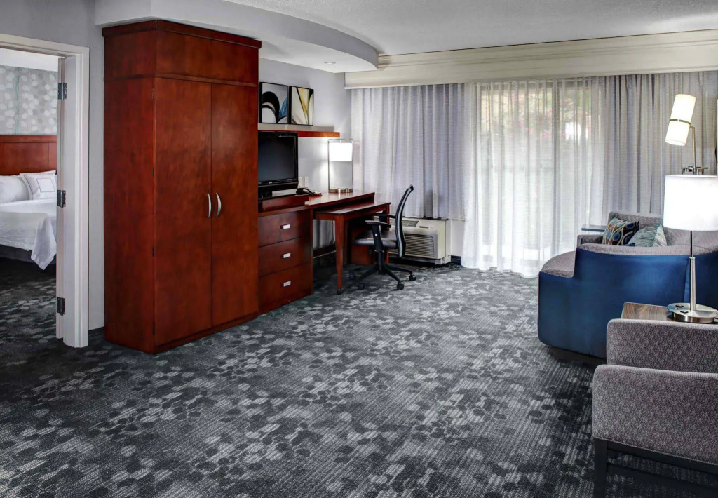 Courtyard by Marriott Richmond North