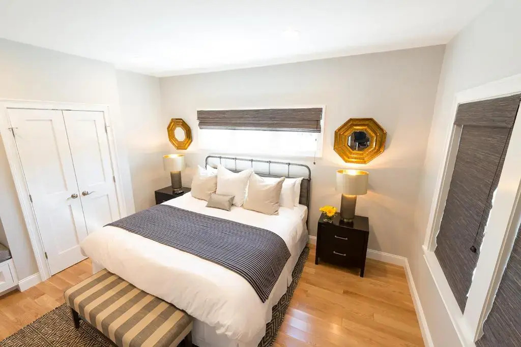 The Newport Lofts - 595 Thames Street
