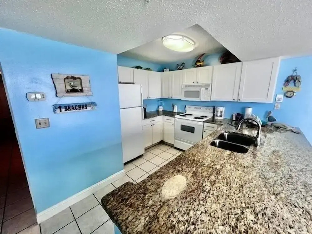 Pelican Beach 1711 1 Bedroom Condo by Pelican Beach Management