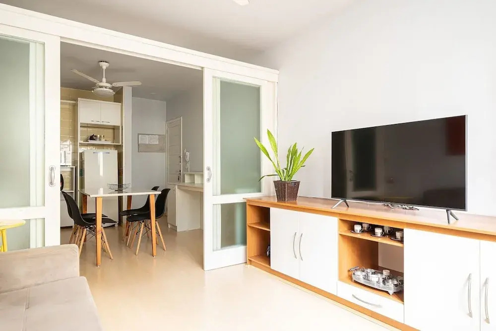 Well Equipped apt in BC Center 300m fr/ sea Ecp055