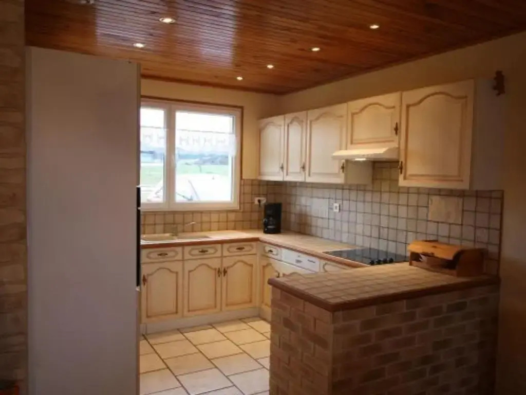 Gîte idéal pour cure thermale, proche port de plaisance, terrasse et grand terrain. - FR-1-589-69