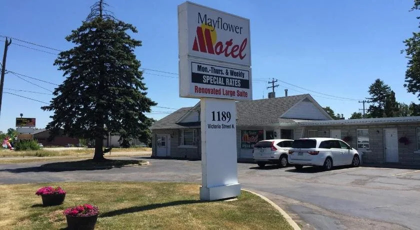 Mayflower Motel