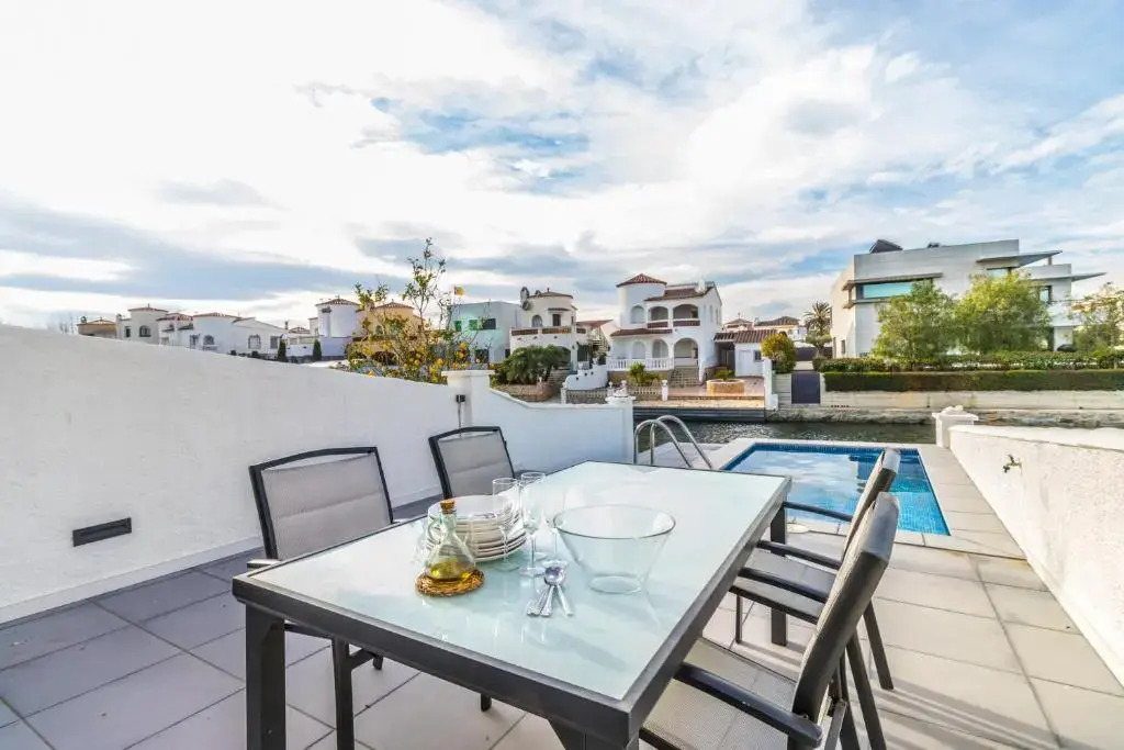 Empurialola -Casa pescador con piscina y amarre en Empuriabrava -152