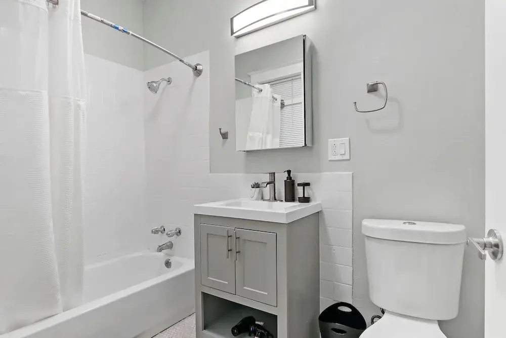 2BR Comfy & Chic Sunnyside Apt near Shop