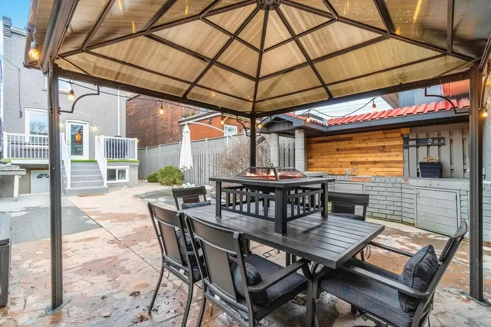 Charming 3BR Home With BBQ Near Downtown Toronto