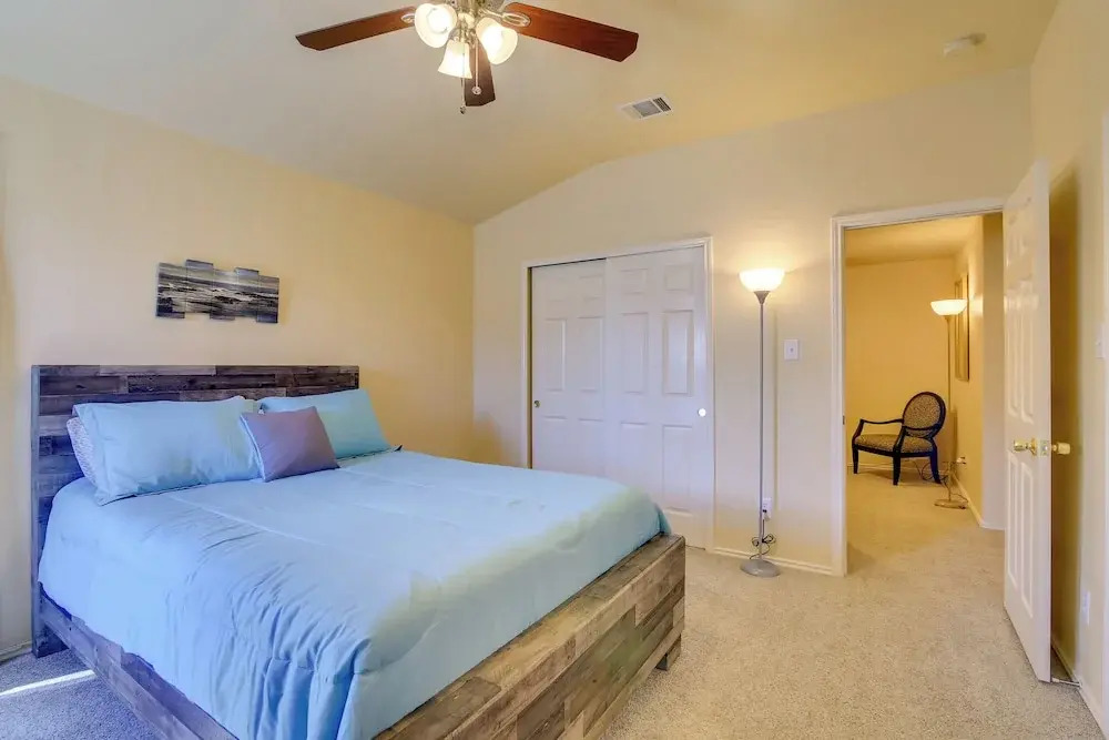 San Antonio Abode w/ Yard < 4 Mi to Lackland