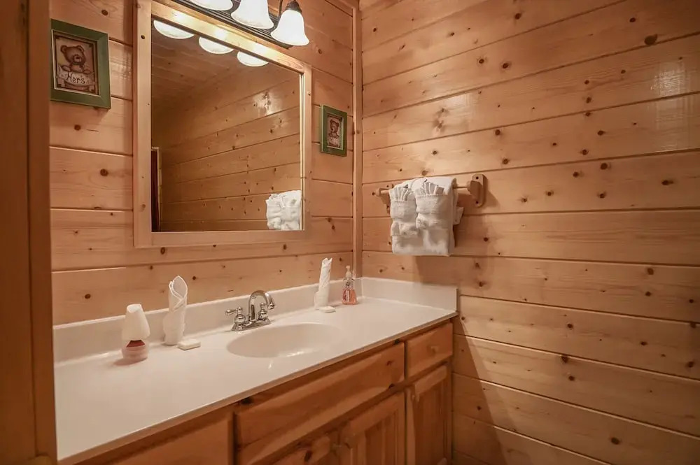 Hillside Retreat by Heritage Cabin Rentals