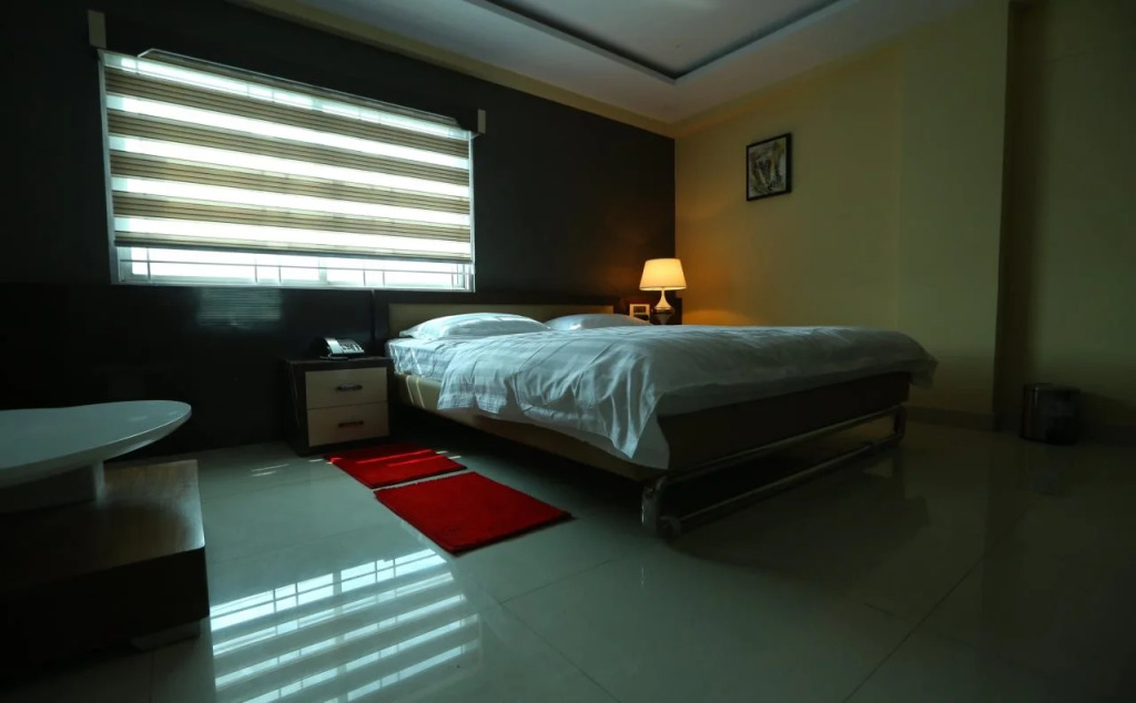 Hotel Swaraj Sarovar by OYO