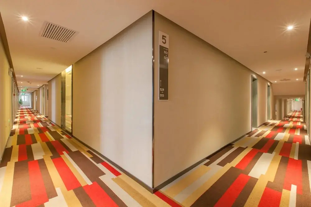 Ibis wuhan hubu alley hotel