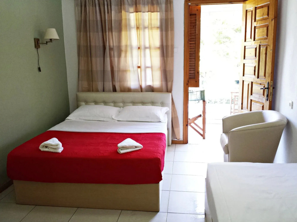 Efrosini Hotel Apartments & Studios