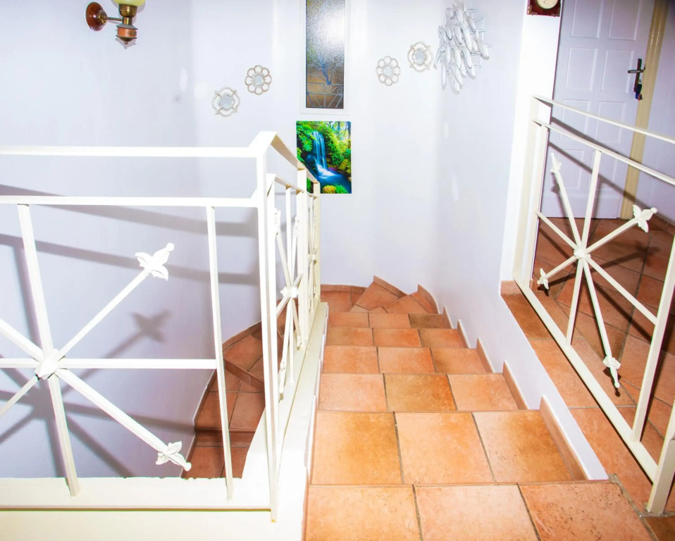 Spacious Villa with Ocean and Mountain view-4 beds