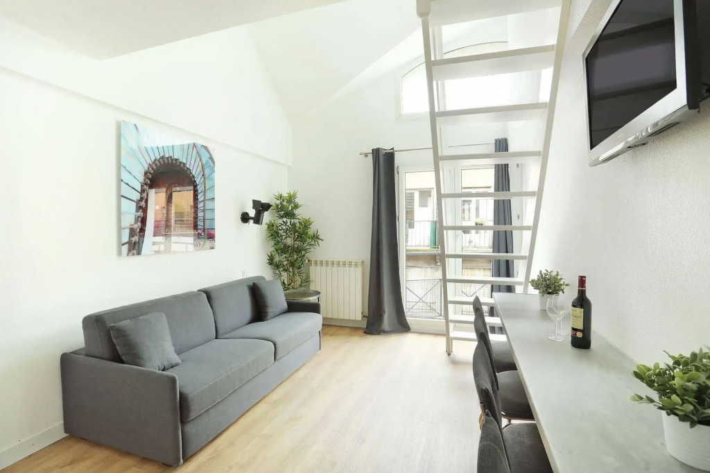 Les Lilas Serviced Apartments