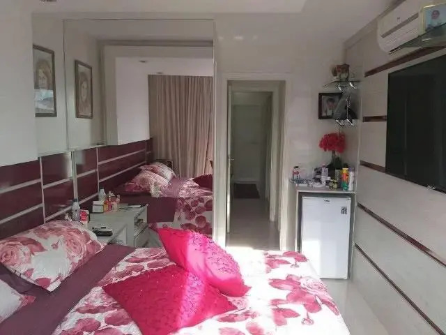 Casa com 4 quartos e piscina