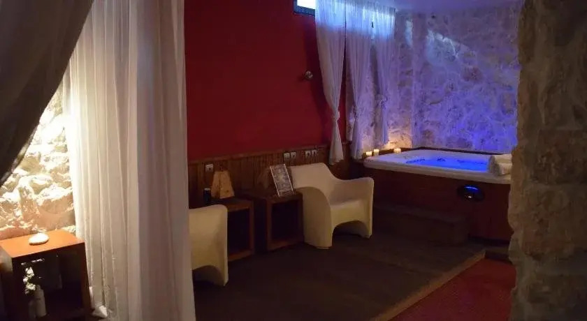 Hagiati Anastasiou Hotel & Spa