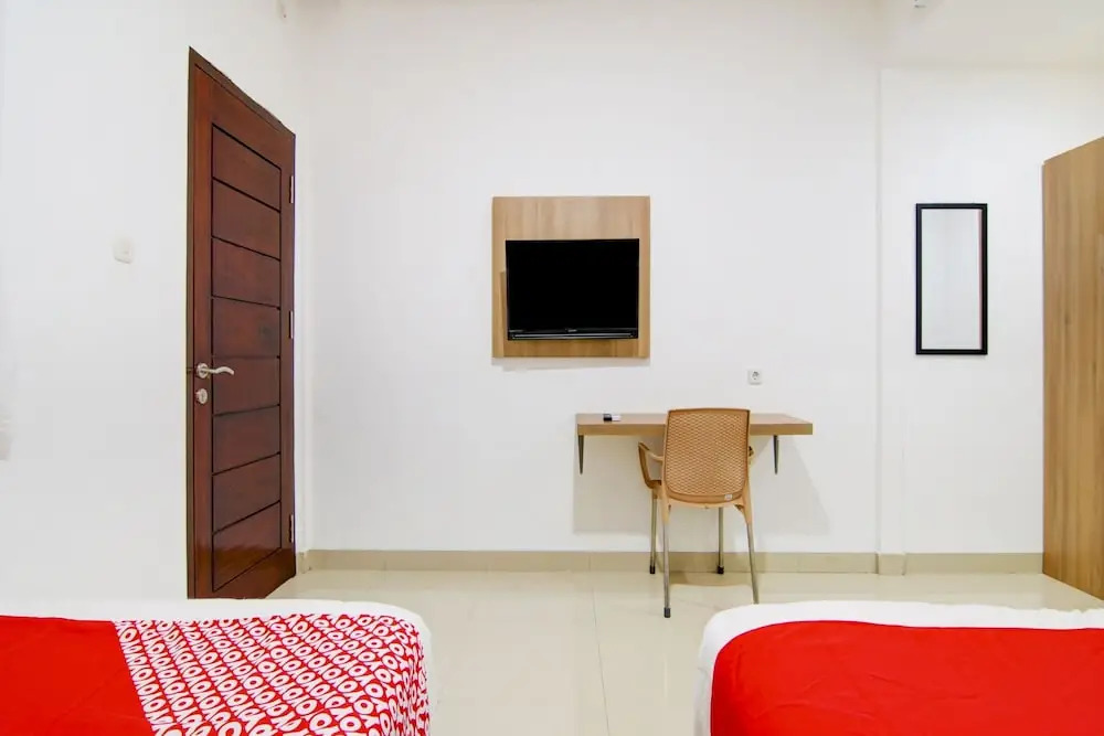 The Shine Residence by OYO Rooms