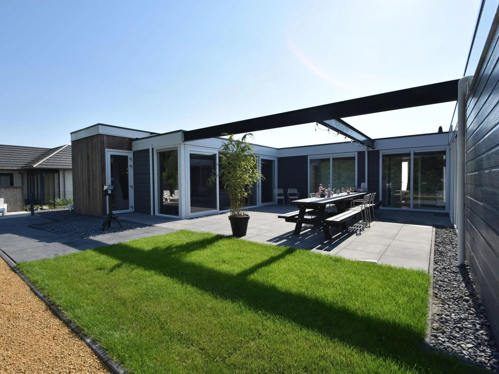 Classy Holiday Home in Sint Annaland with Garden, Barbecue