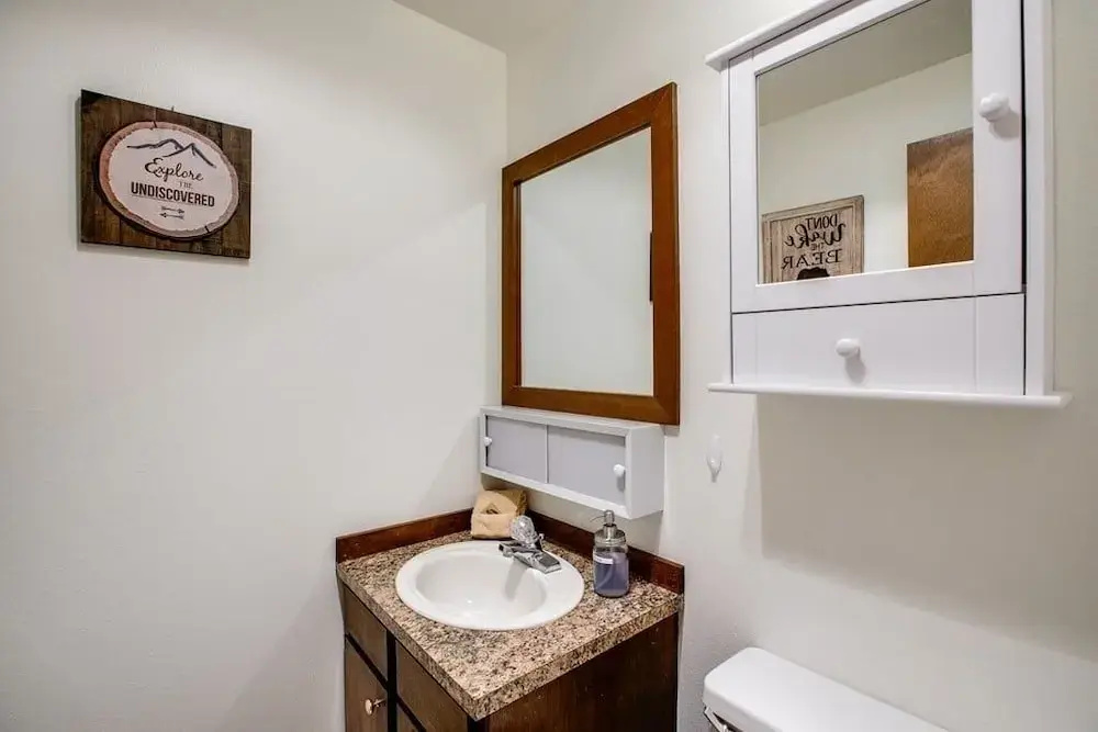 06sw - Fireplace - W/d - Kitchen - Sleeps 7 2 Bedroom Home by RedAwning