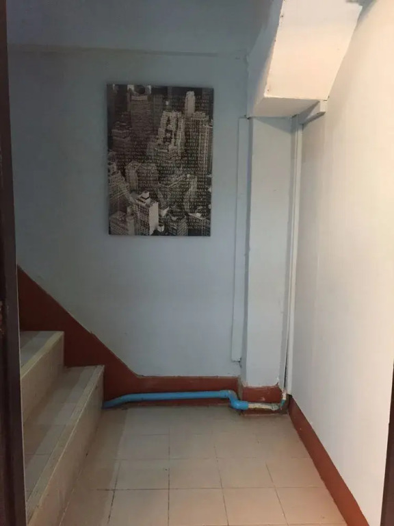 Q6 At 6 - Hostel