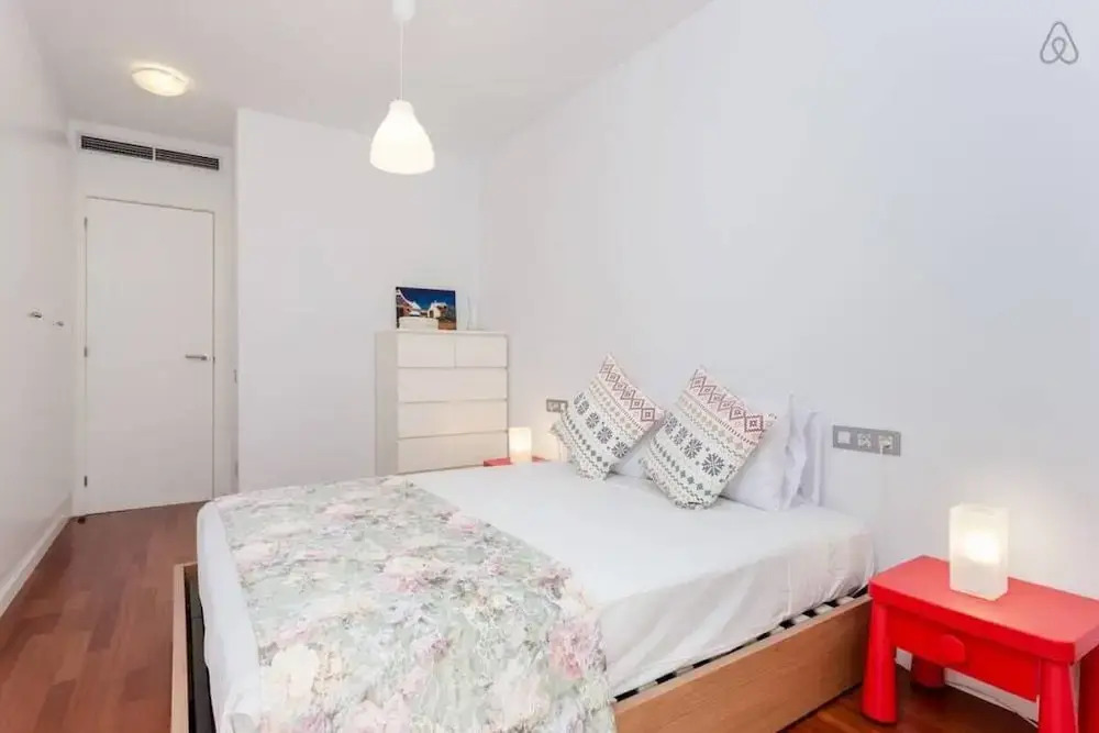 Modern 2 Bedroom Flat Next to Camp Nou