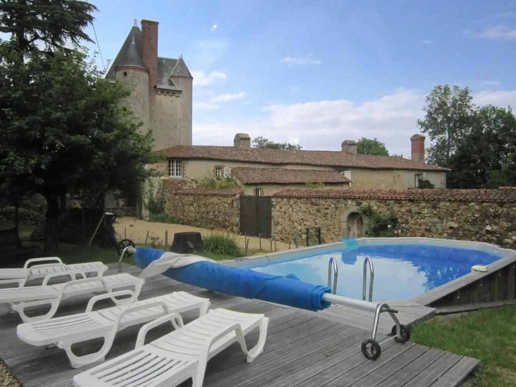 Gorgeous Mansion with Pool in Saint-Paul-du-Bois
