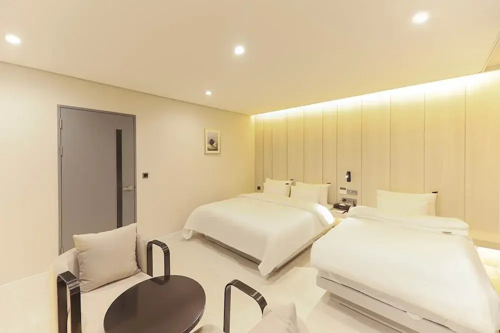 Hotel Signature