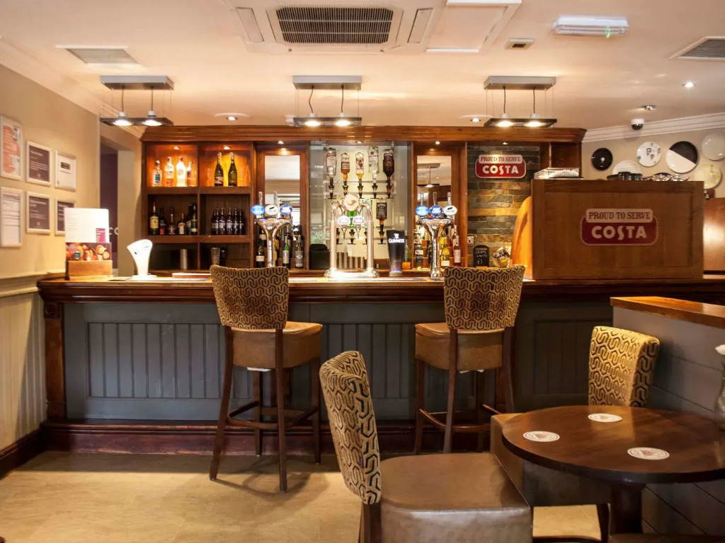 IBIS Wakefield East-Castleford, M62 J31