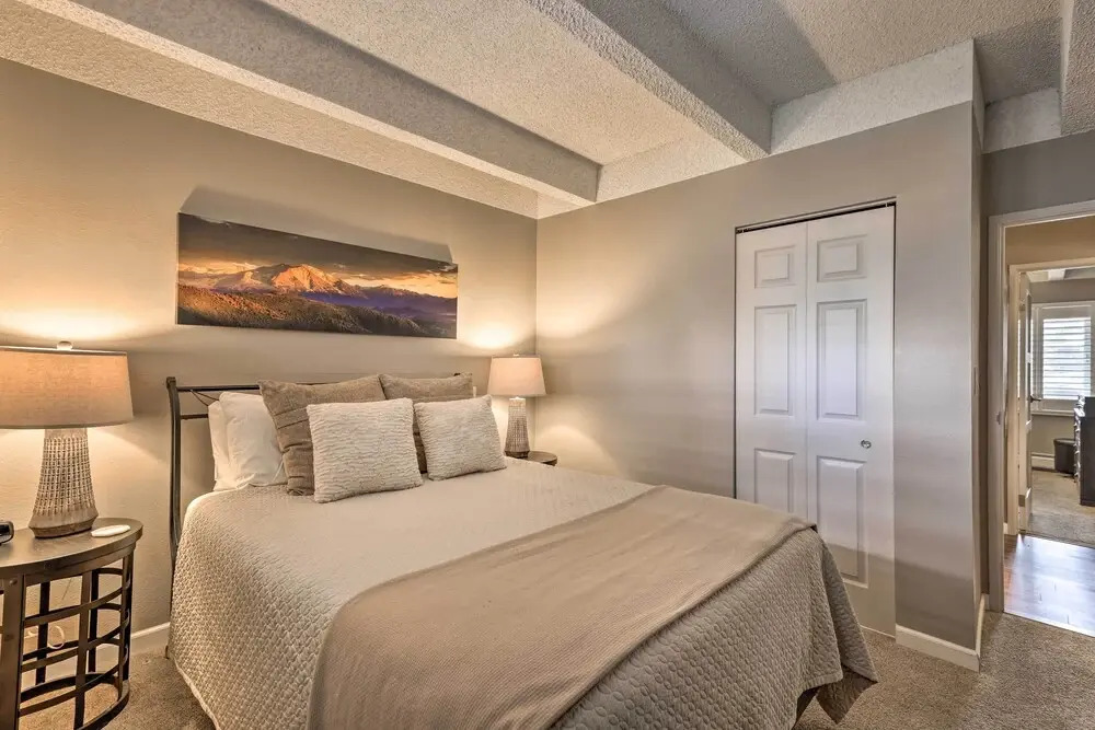 Modern Condo: 2 Blocks to Main Street Frisco!