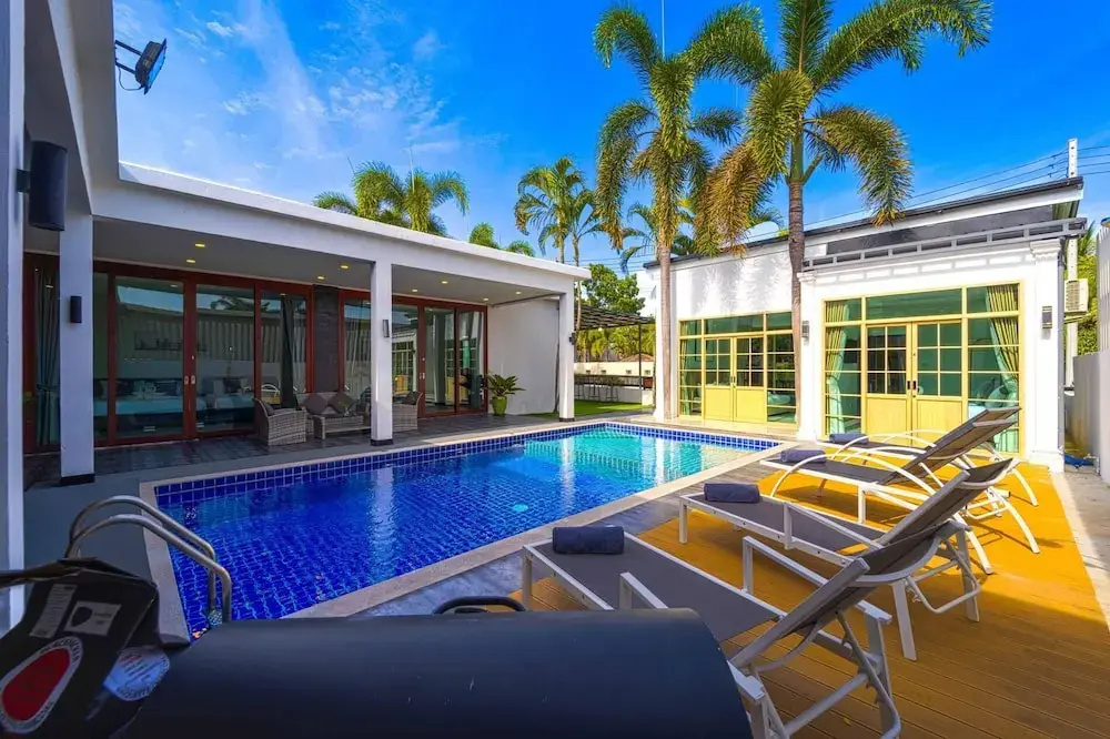 Beautiful 4-Bedroom Pool Villa - BL9