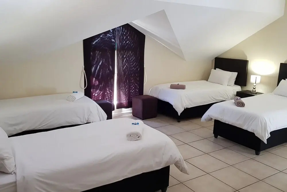 10 Mia Mia Self catering