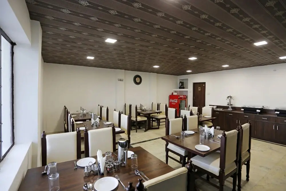 Hotel Raj Deluxe