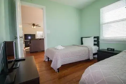 1661 E Ashley - Ocean Cabin