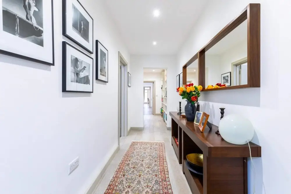 Elegant 2BD Flat 5 Mins to Kensington Gardens!