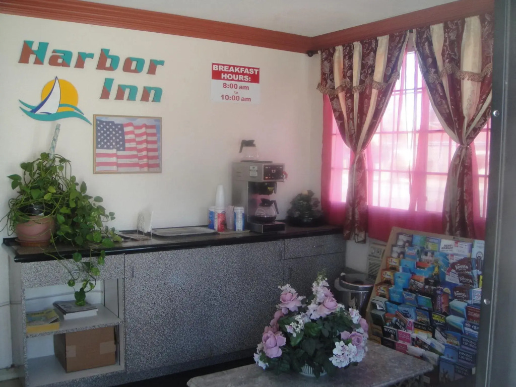 Harbor Inn