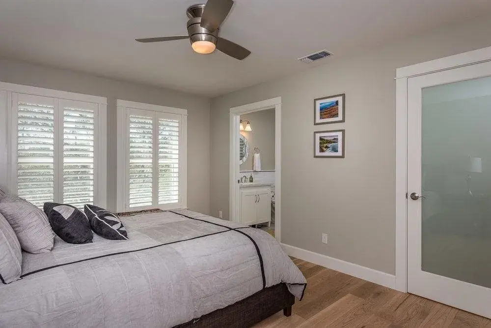 Greenwood 4 Br home by RedAwning