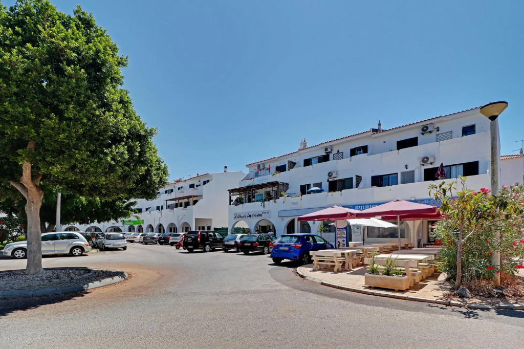 Faro Airport Flat 6 by Homing