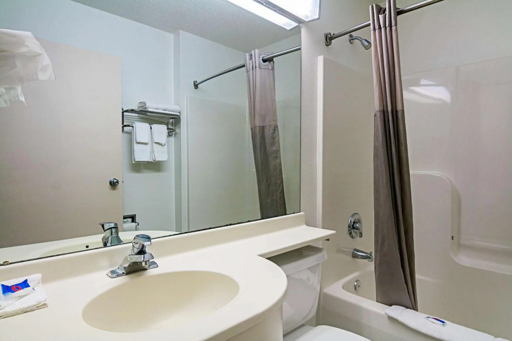 Motel 6-Sycamore, IL