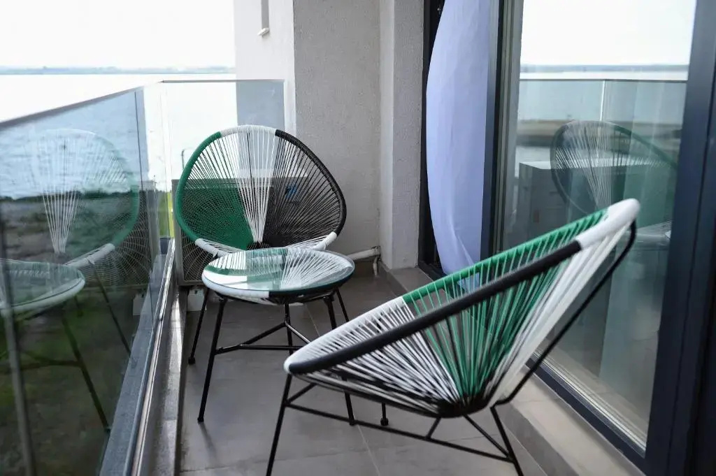Myosotis Mamaia Studio by the Lake