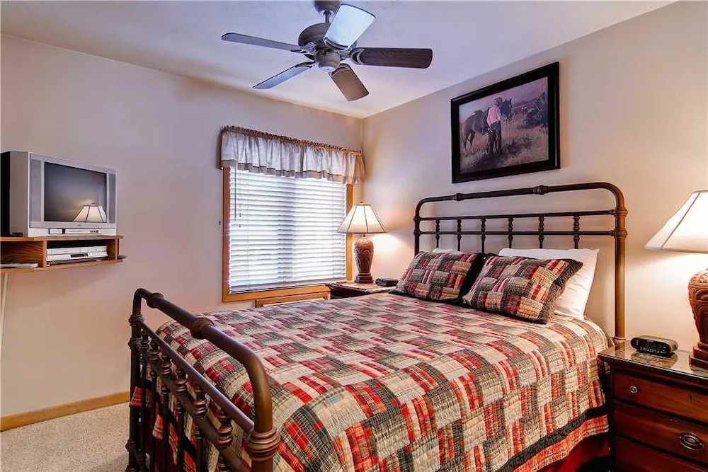 1201 Trappeur's Lodge, Trappeur's Crossing Apartment 2