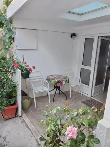 Apartments Gvozdenović