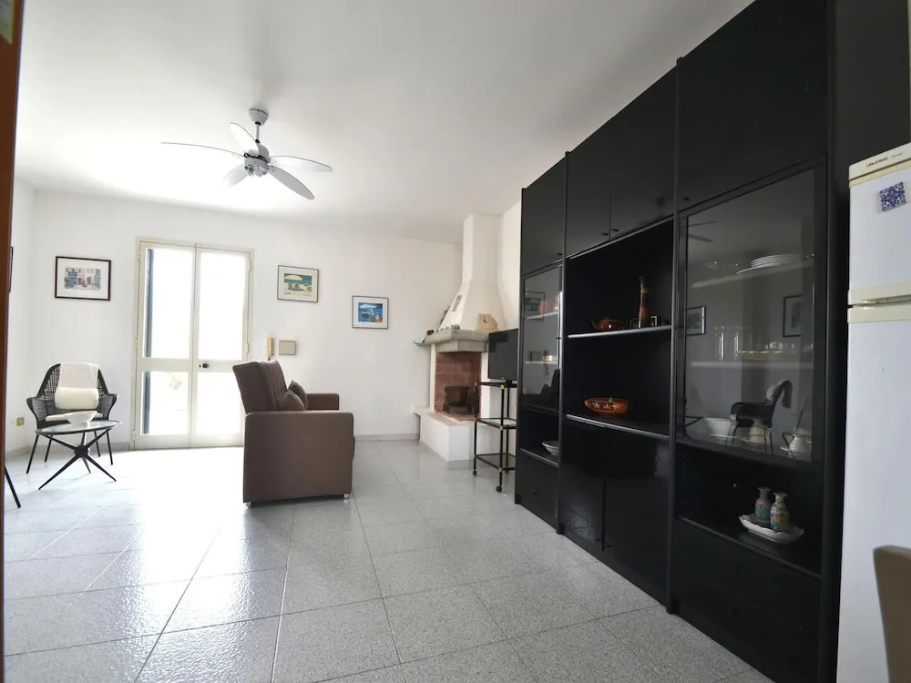Charming Holiday Home Near The Beach With A Terrace, Pets