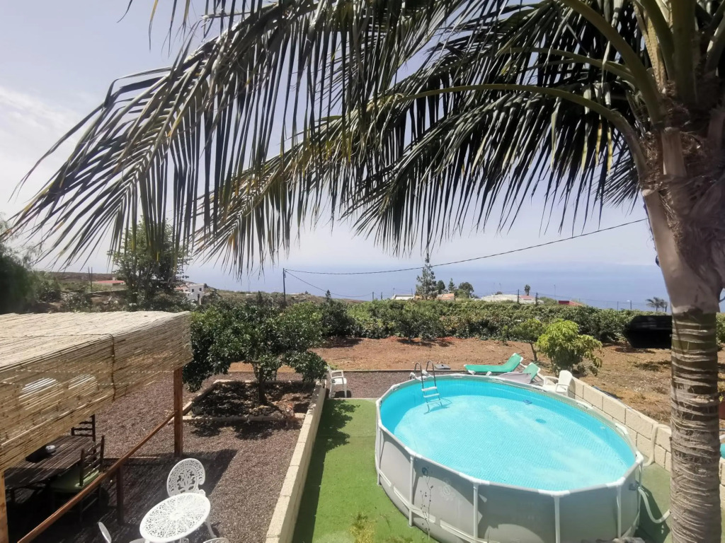 CASA RURAL DOLORES con PISCINA Y VISTAS A LA GOMERA